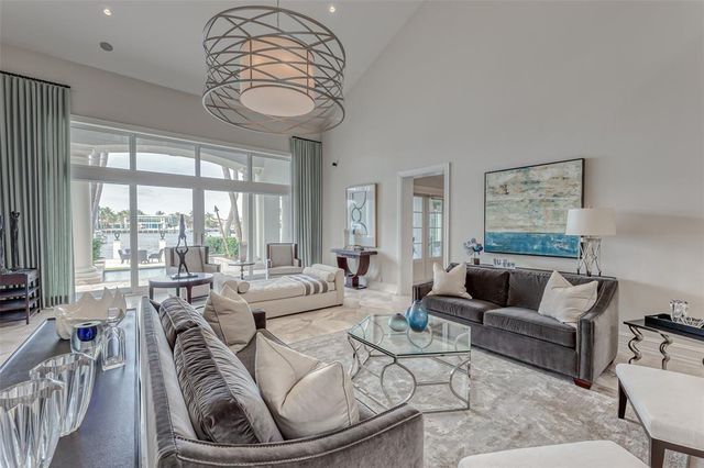 1313 E Lake Drive, Fort Lauderdale, FL 33316