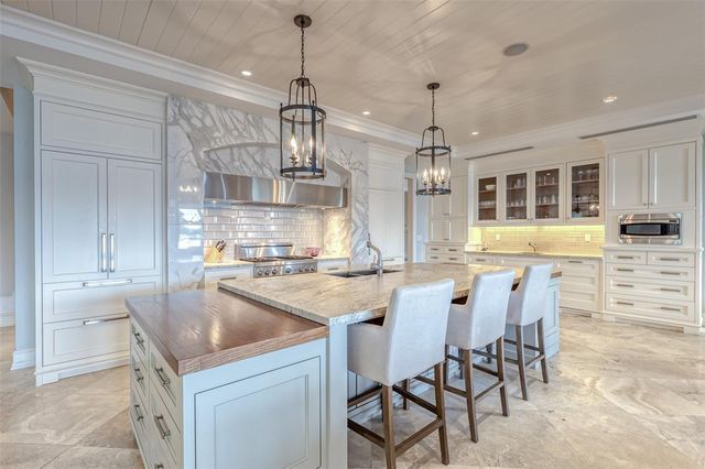 1313 E Lake Drive, Fort Lauderdale, FL 33316
