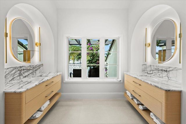 1313 E Lake Drive, Fort Lauderdale, FL 33316