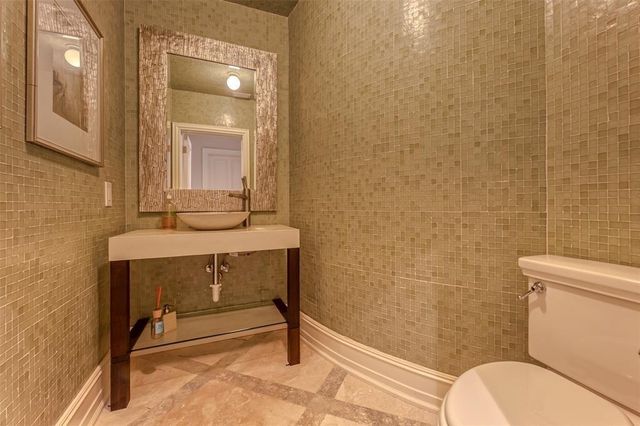 1313 E Lake Drive, Fort Lauderdale, FL 33316
