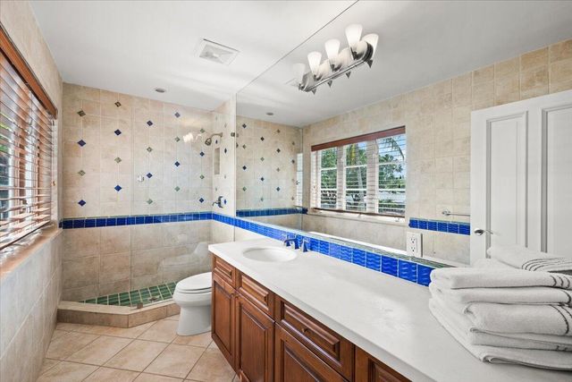 1313 E Lake Drive, Fort Lauderdale, FL 33316