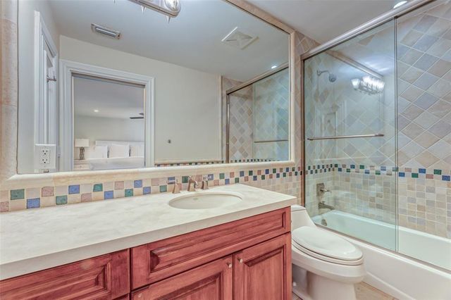 1313 E Lake Drive, Fort Lauderdale, FL 33316