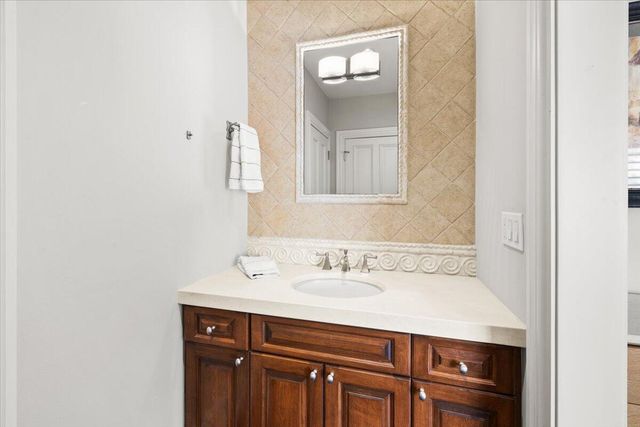 1313 E Lake Drive, Fort Lauderdale, FL 33316