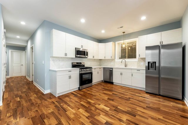 3031 W WARREN Boulevard, Chicago, IL 60612
