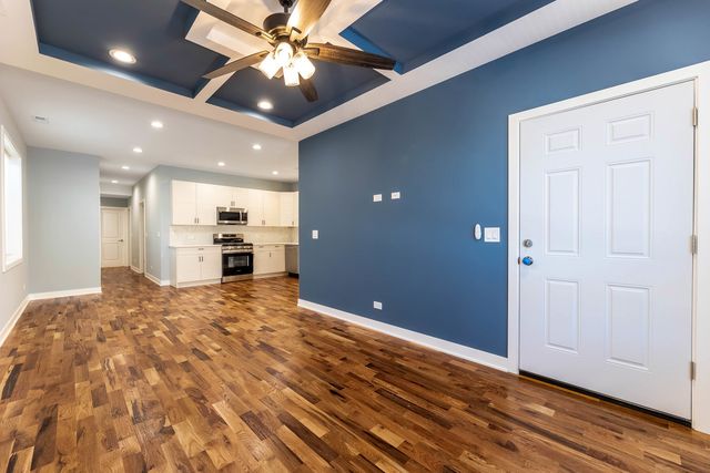 3031 W WARREN Boulevard, Chicago, IL 60612
