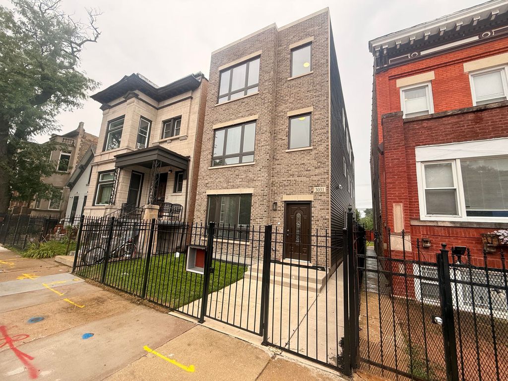 3031 W WARREN Boulevard, Chicago, IL 60612 — photo 2