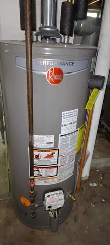 27 Suffolk Ave, Dartmouth, MA 02747