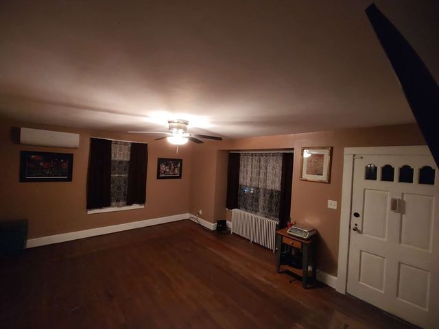 27 Suffolk Ave, Dartmouth, MA 02747