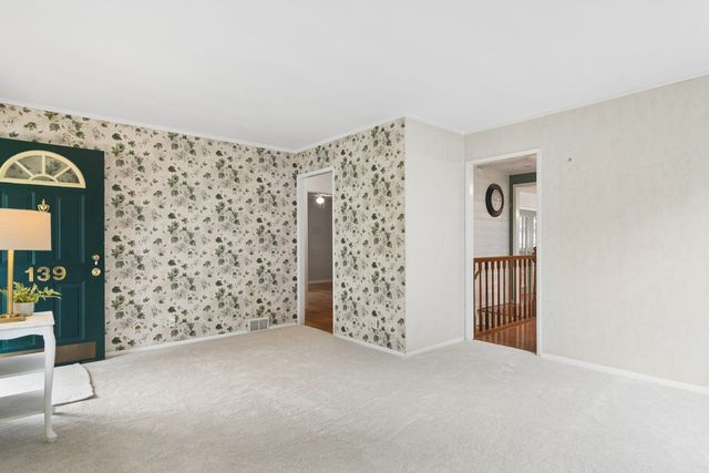139 N Hager Avenue, Barrington, IL 60010