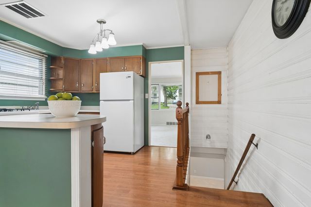139 N Hager Avenue, Barrington, IL 60010