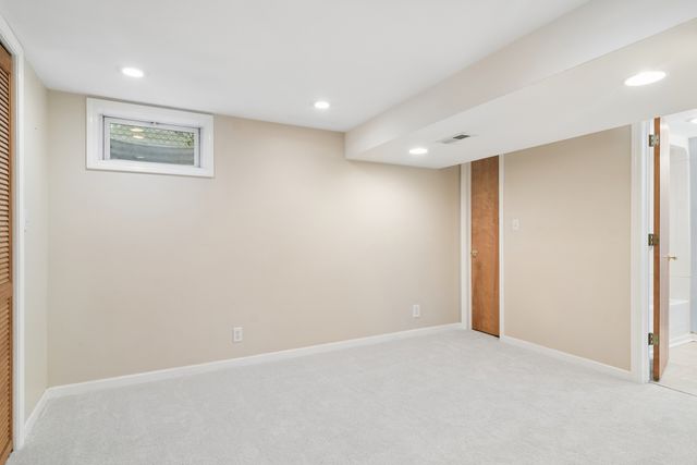 139 N Hager Avenue, Barrington, IL 60010