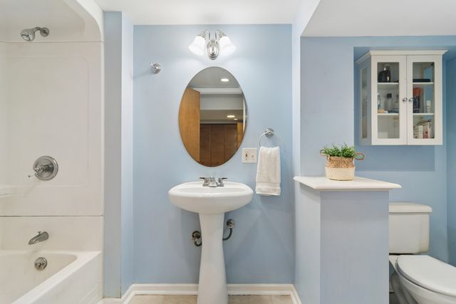 139 N Hager Avenue, Barrington, IL 60010