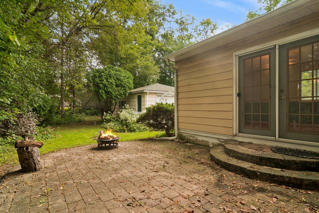 139 N Hager Avenue, Barrington, IL 60010