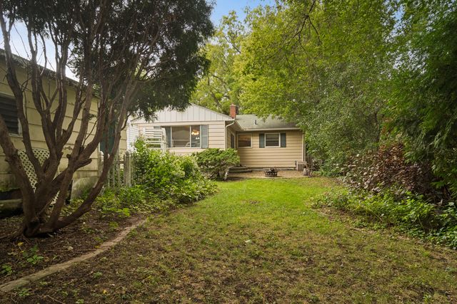 139 N Hager Avenue, Barrington, IL 60010