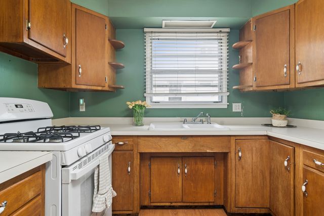 139 N Hager Avenue, Barrington, IL 60010