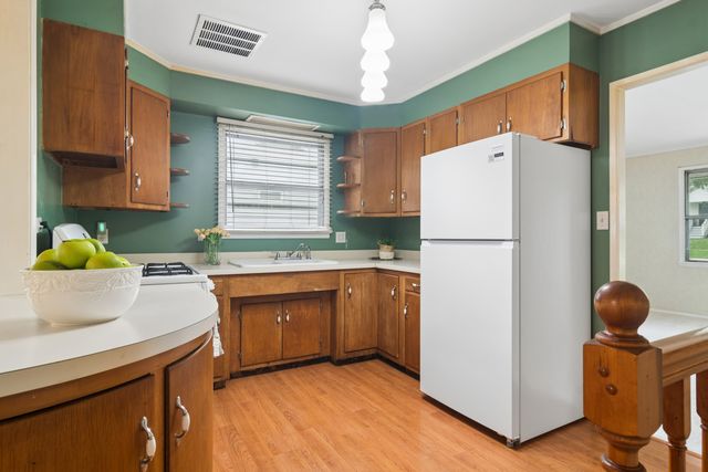 139 N Hager Avenue, Barrington, IL 60010