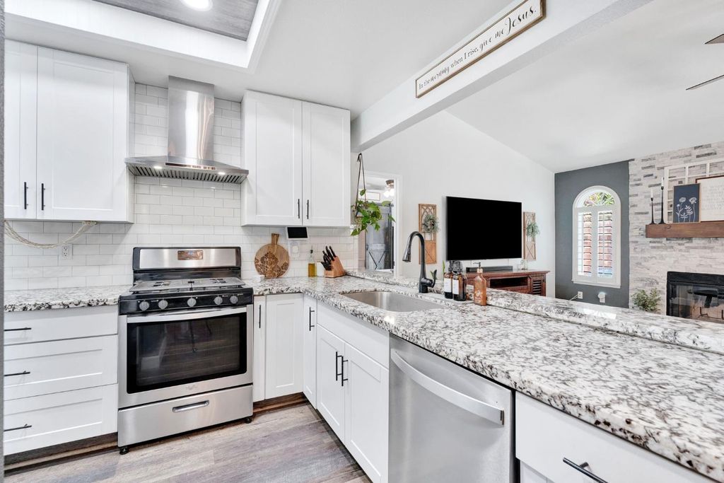 Image 10 of property listing at 8735 Cedar # 132, Fresno, CA 93720