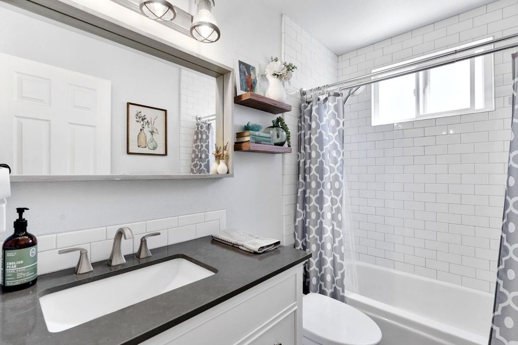 Image 22 of property listing at 8735 Cedar # 132, Fresno, CA 93720