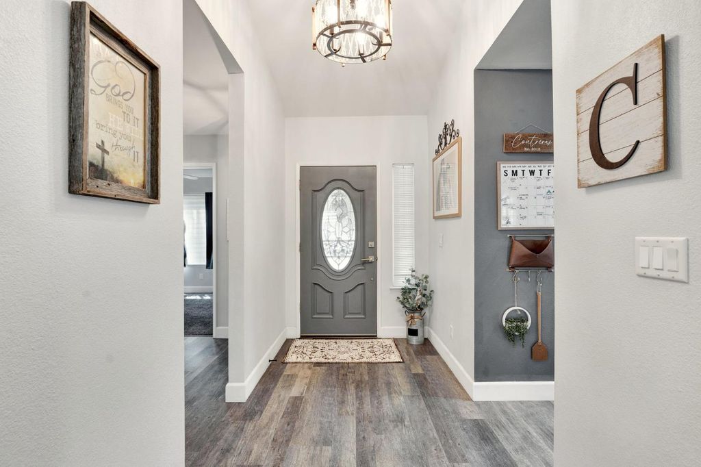 Image 5 of property listing at 8735 Cedar # 132, Fresno, CA 93720