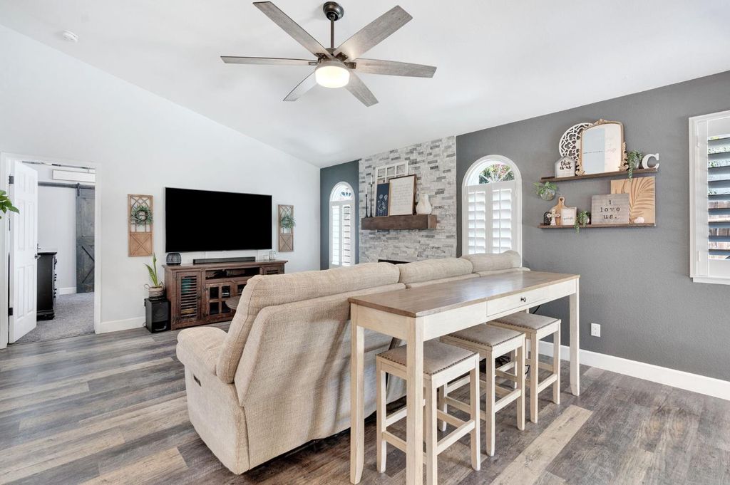 Image 7 of property listing at 8735 Cedar # 132, Fresno, CA 93720