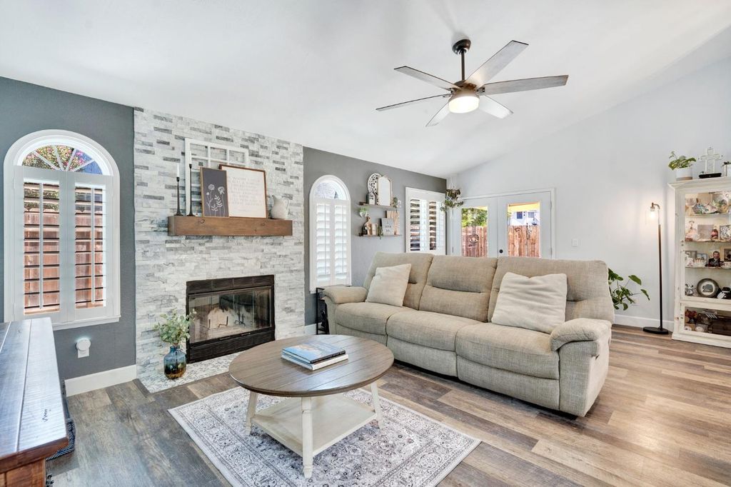 Image 8 of property listing at 8735 Cedar # 132, Fresno, CA 93720