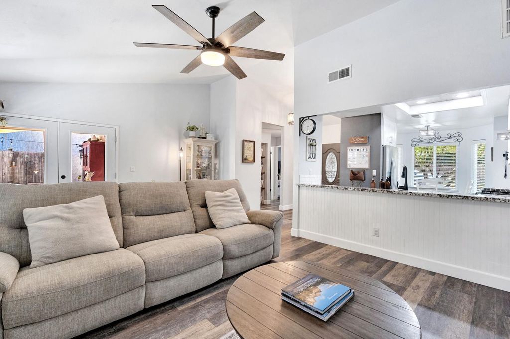 Image 9 of property listing at 8735 Cedar # 132, Fresno, CA 93720