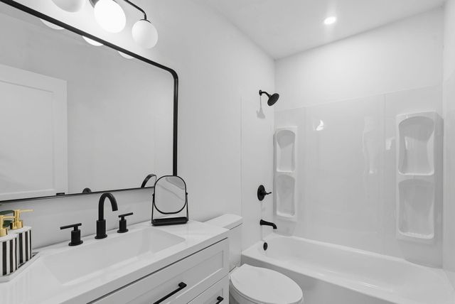 2129 Thornlee Drive, North Charleston, SC 29405