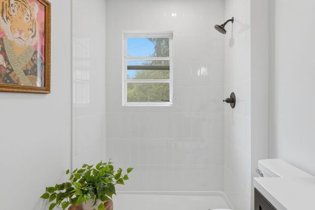 2129 Thornlee Drive, North Charleston, SC 29405