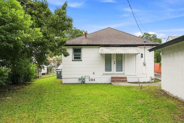 2129 Thornlee Drive, North Charleston, SC 29405