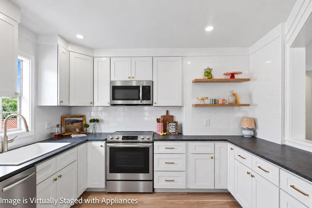 2129 Thornlee Drive, North Charleston, SC 29405