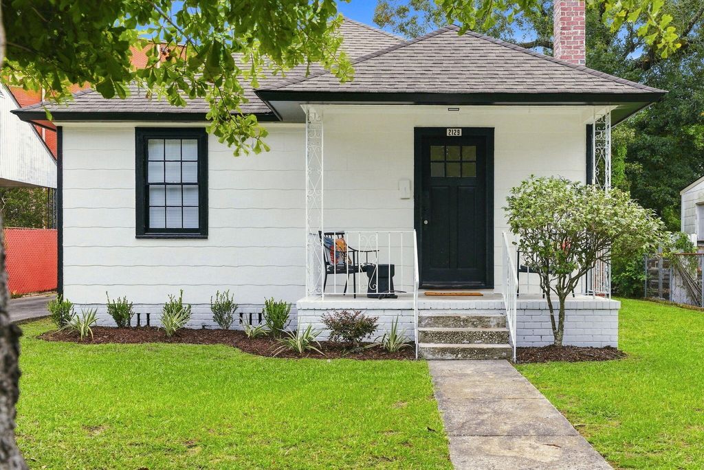 2129 Thornlee Drive, North Charleston, SC 29405