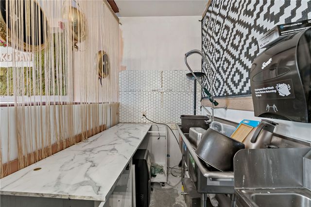 848 Duss Ave, Ambridge, PA 15003