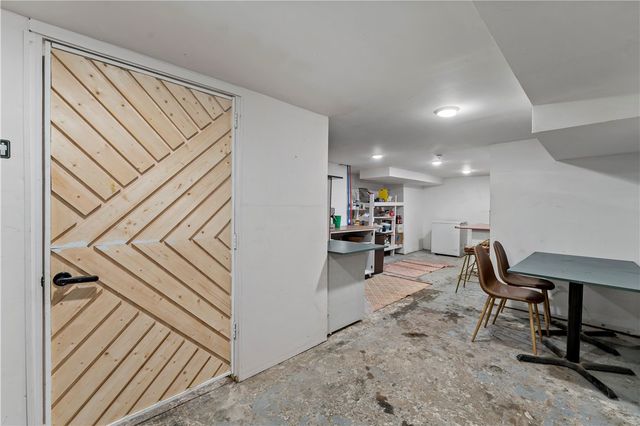 848 Duss Ave, Ambridge, PA 15003