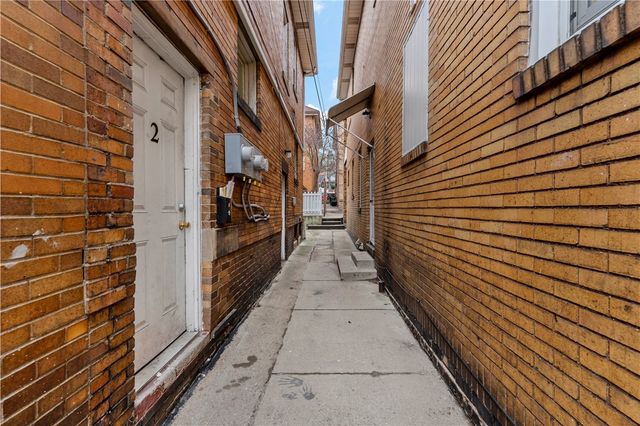 848 Duss Ave, Ambridge, PA 15003