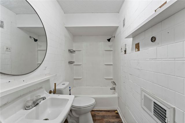 848 Duss Ave, Ambridge, PA 15003