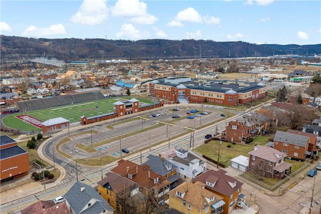 848 Duss Ave, Ambridge, PA 15003