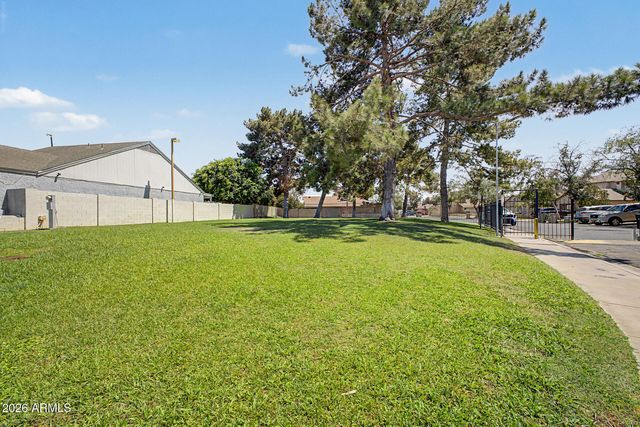 10405 N 65th Drive, Glendale, AZ 85302