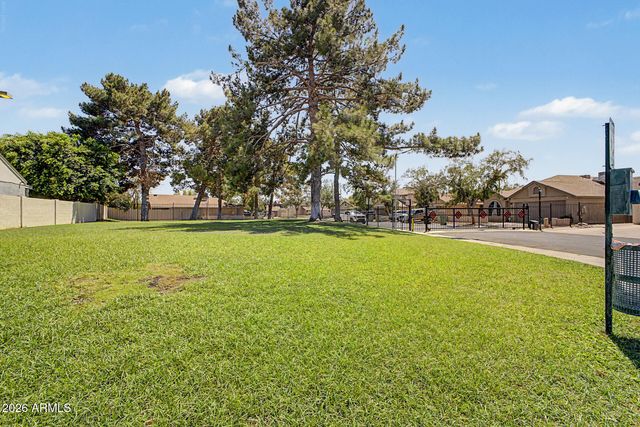 10405 N 65th Drive, Glendale, AZ 85302