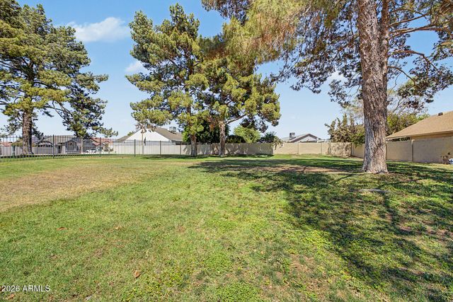 10405 N 65th Drive, Glendale, AZ 85302