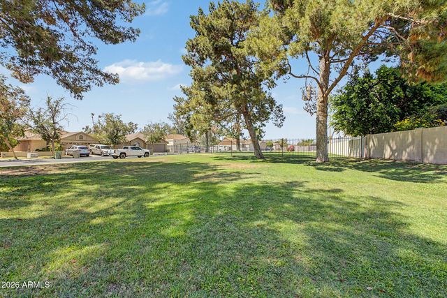 10405 N 65th Drive, Glendale, AZ 85302