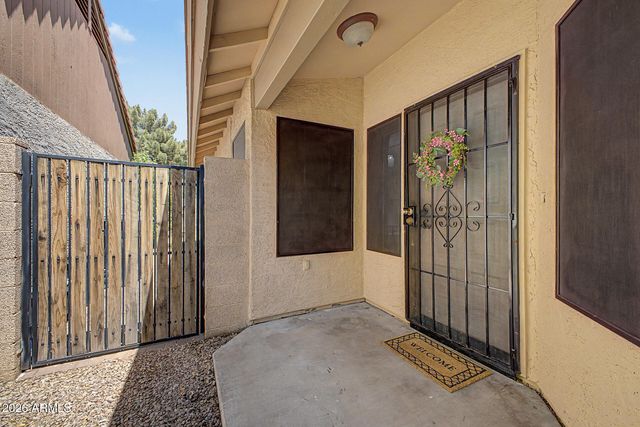 10405 N 65th Drive, Glendale, AZ 85302