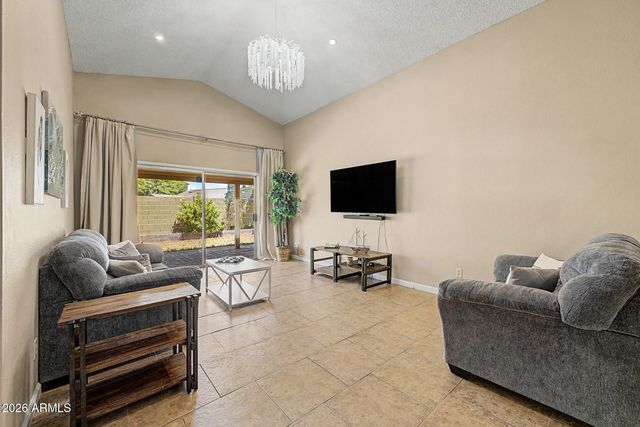 10405 N 65th Drive, Glendale, AZ 85302