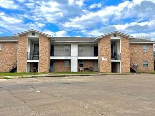 520 Laredo St, Navasota, TX 77868