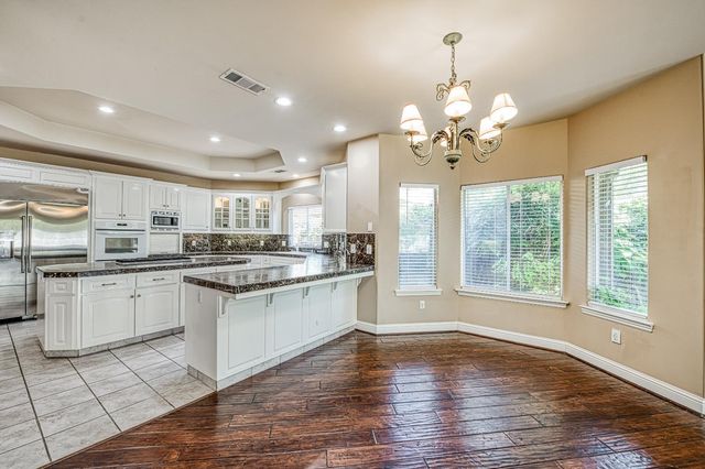 333 W River Court, Fresno, CA 93711