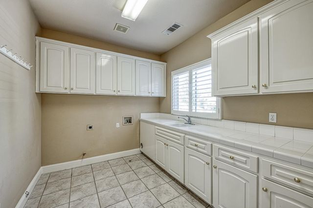 333 W River Court, Fresno, CA 93711