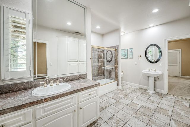 333 W River Court, Fresno, CA 93711