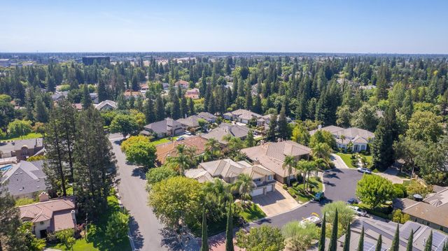 333 W River Court, Fresno, CA 93711