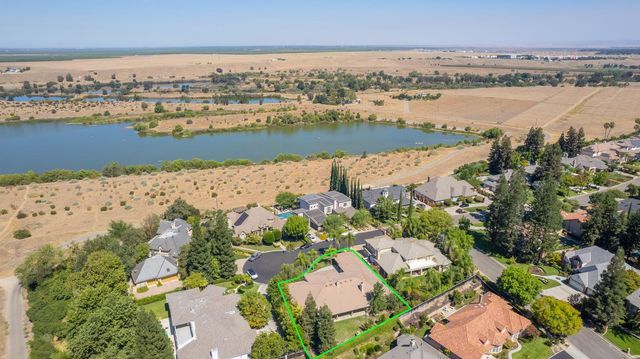 333 W River Court, Fresno, CA 93711