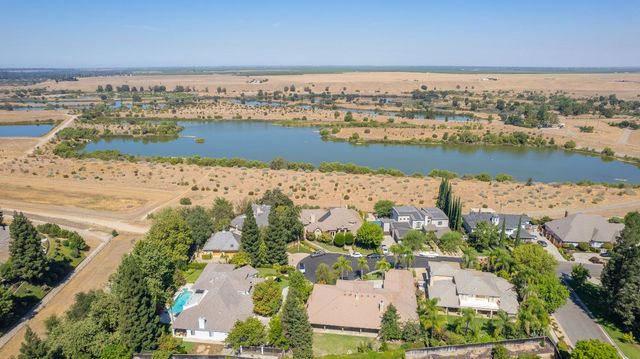 333 W River Court, Fresno, CA 93711