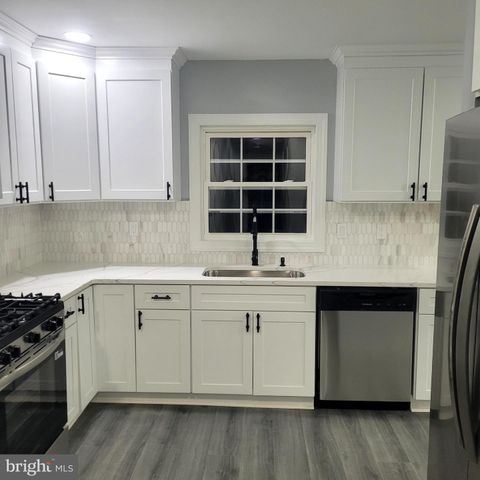 814 CATHERINE ST, Vineland, NJ 08360